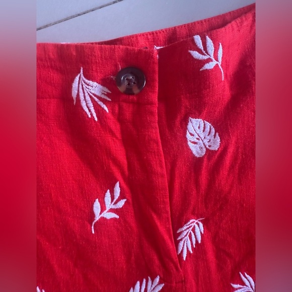 Ann Taylor Red Leaf Print Pants red and white capri size 4 wide legs - Picture 13 of 15